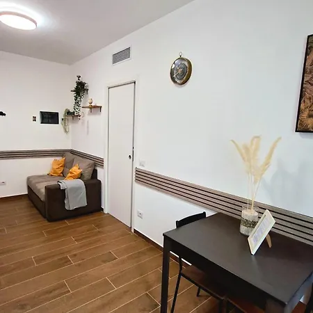 Susy Tra Milano E Apartamento *